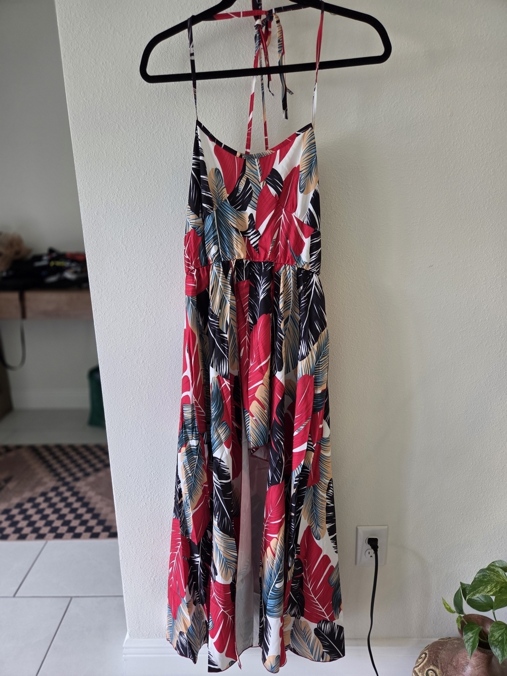 Tropical Leaf Print Maxi Dress With Shorts - Picture 2 of 4